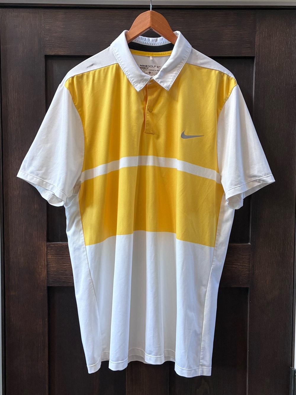 Nike Men’s Yellow and White Golf Shirt Size: L